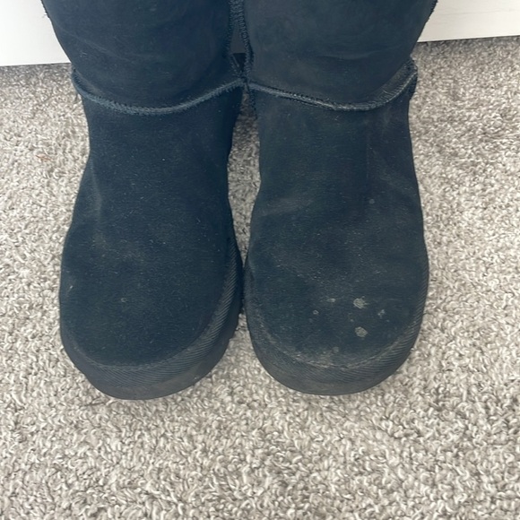 UGG Australia Women’s Black Classic Tall Boot - Size 8 - Picture 2 of 6